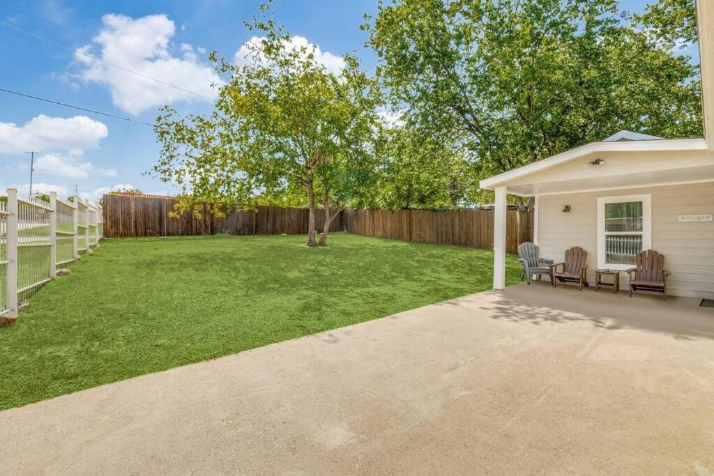 Stockyards! Less Than 4 Minutes-Sleeps 8-Lee House Villa Fort Worth Exterior photo