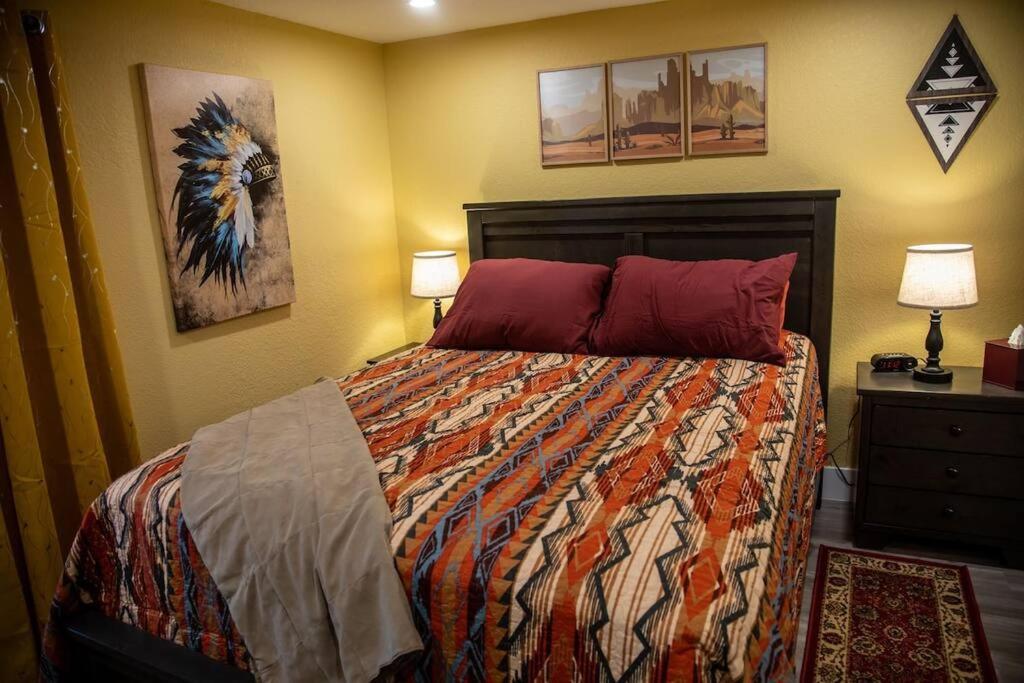 Stockyards! Less Than 4 Minutes-Sleeps 8-Lee House Villa Fort Worth Exterior photo